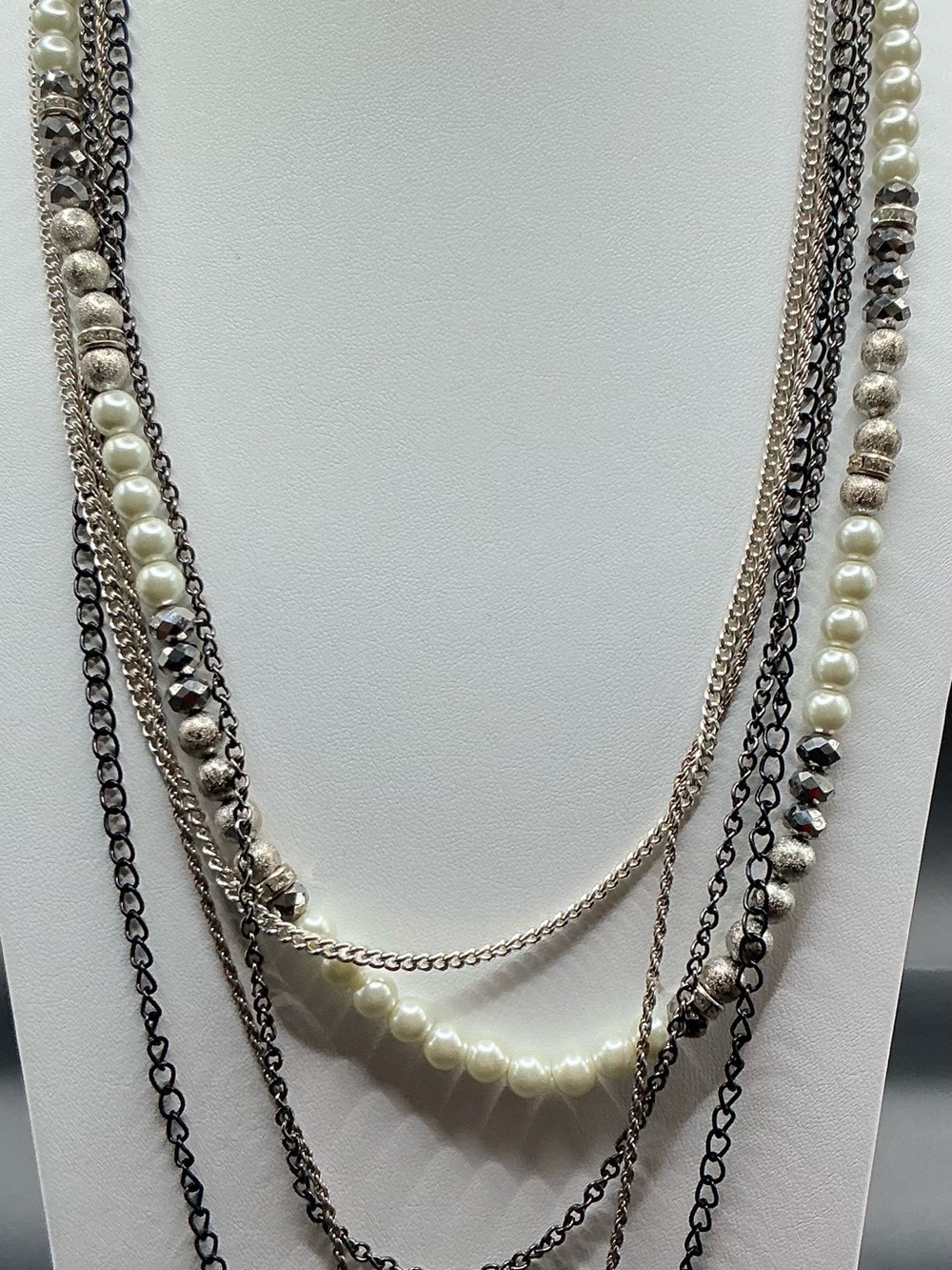 NEW YORK & COMPANT MIXED MATERIAL FAUX PEARL RHINESTONE MULTI STRAND NECKLACE